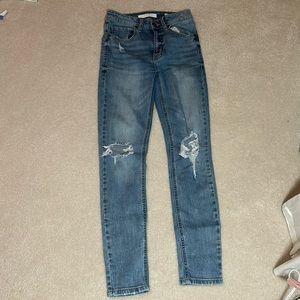 Ripped Skinny Jeans